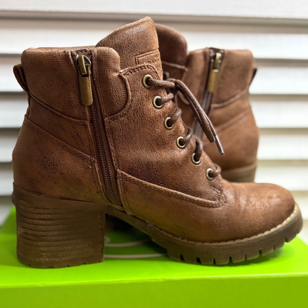 Crown Vintage Calista Women’s Combat Boots SZ 7 1/2 Brown Faux Leather Lace Up - Picture 3 of 7